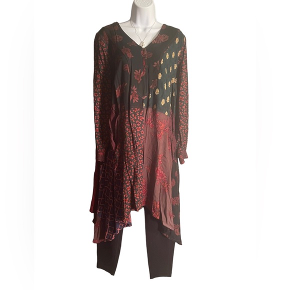 BL/RD 11.   TUNIC by Sacred Threads.  L/XL - Picture 2 of 5